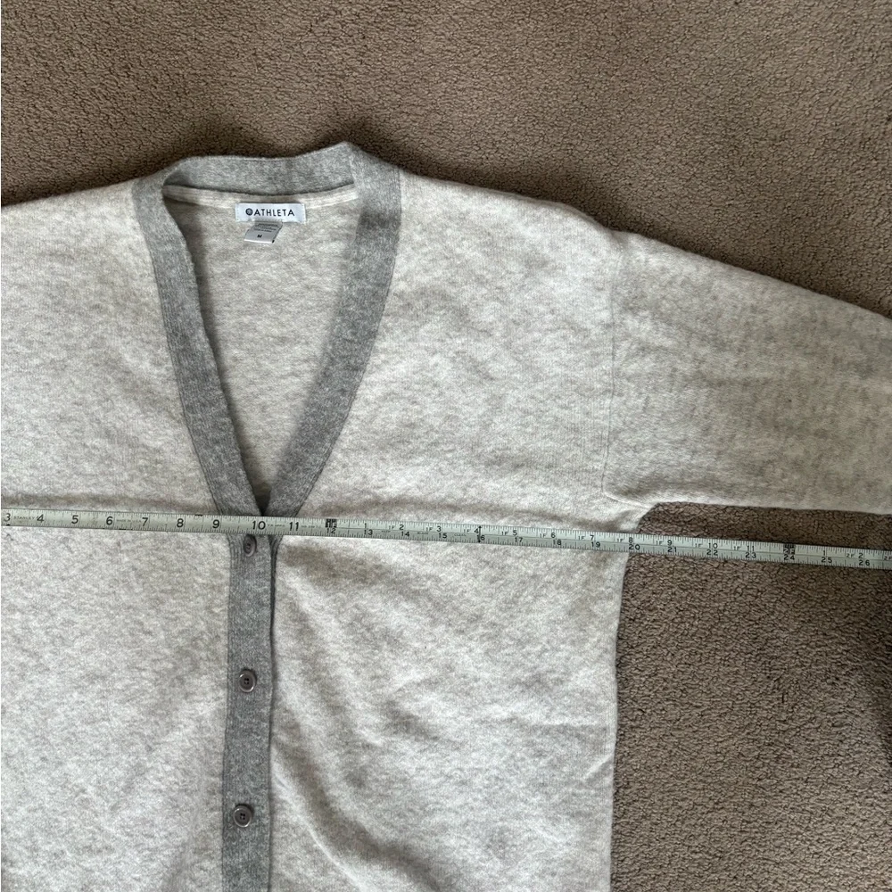 Athleta Westlake Merino Wool Cardigan Gray Button Front Travel Sweater Medium - Picture 5 of 6